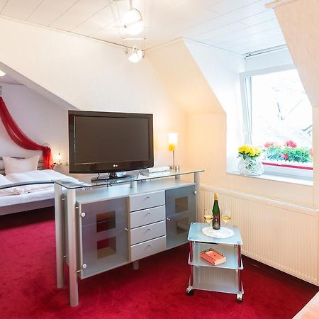 Moselromantik-Hotel Zum Loewen Ediger-Eller Bagian luar foto