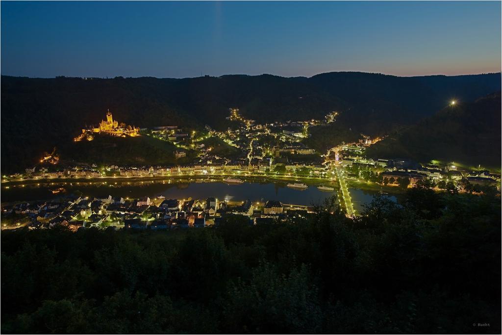 Moselromantik-Hotel Zum Loewen Ediger-Eller Bagian luar foto