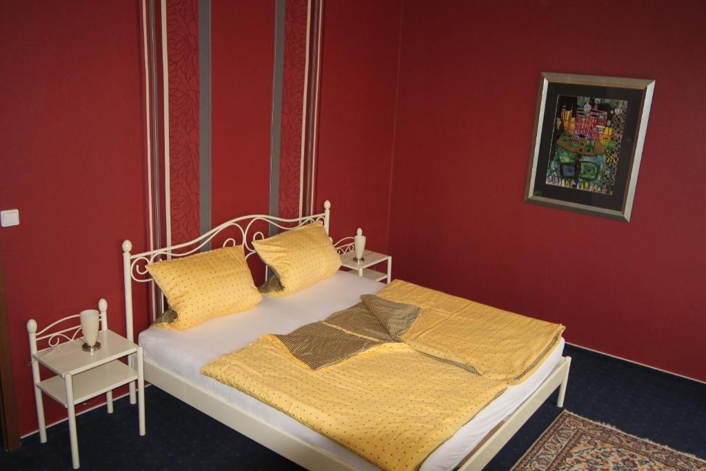 Moselromantik-Hotel Zum Loewen Ediger-Eller Ruang foto