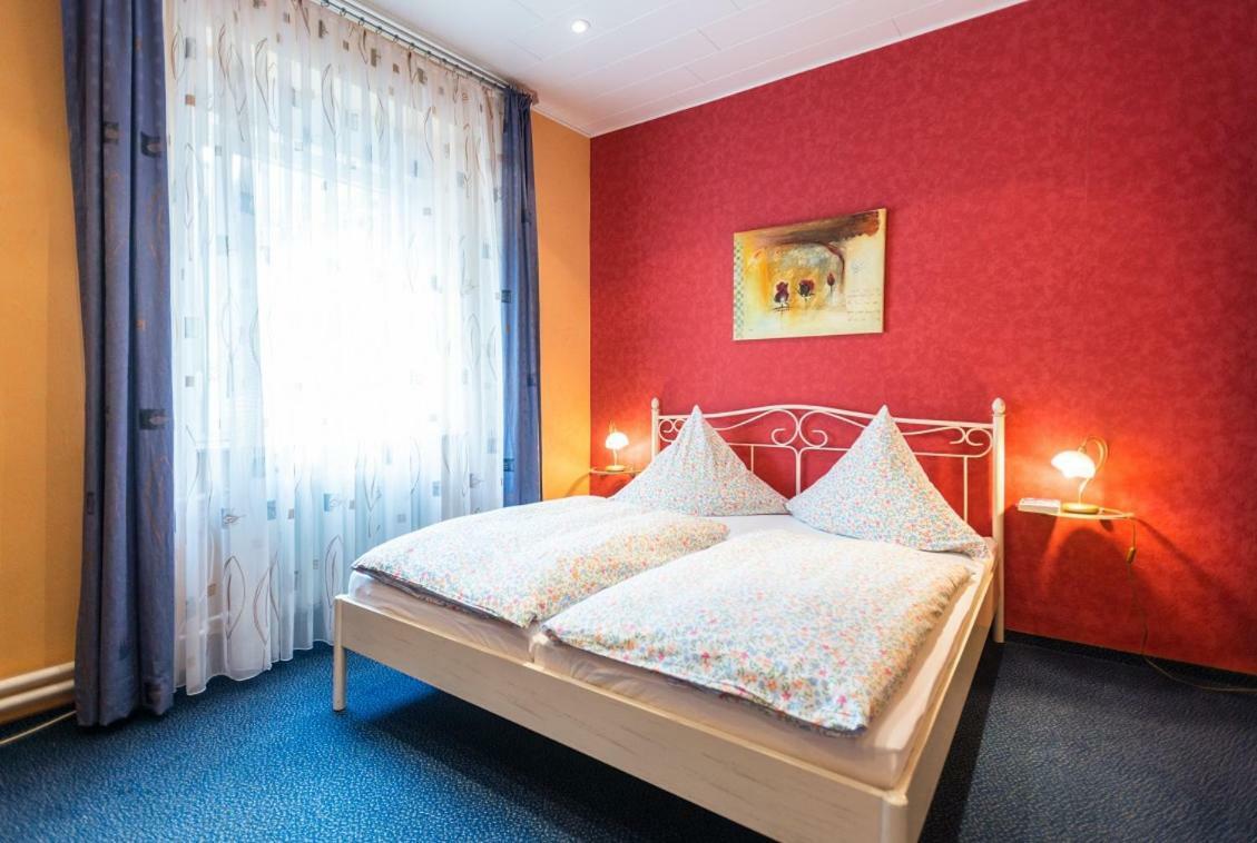 Moselromantik-Hotel Zum Loewen Ediger-Eller Bagian luar foto